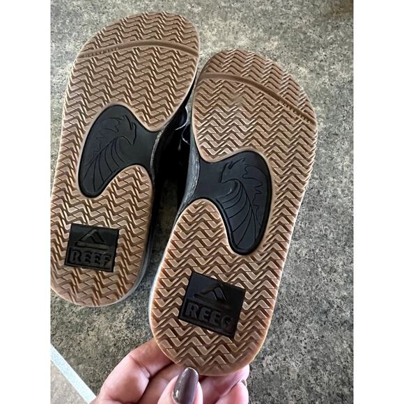 Reef Fanning black thong, flip flops, slip on sandals, Kids size 2 - Picture 5 of 6